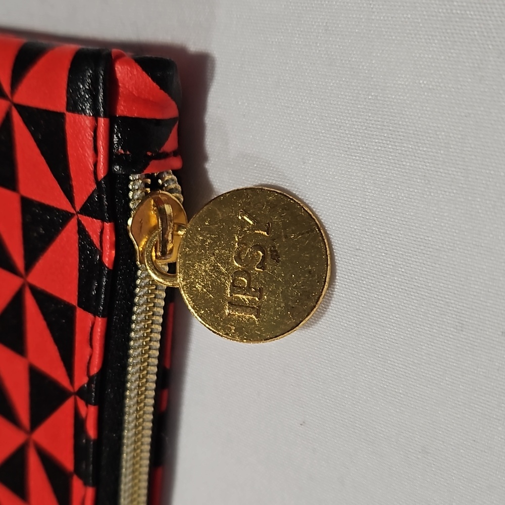 Red and Black Patterned Coin Purse - Picture 3 of 6